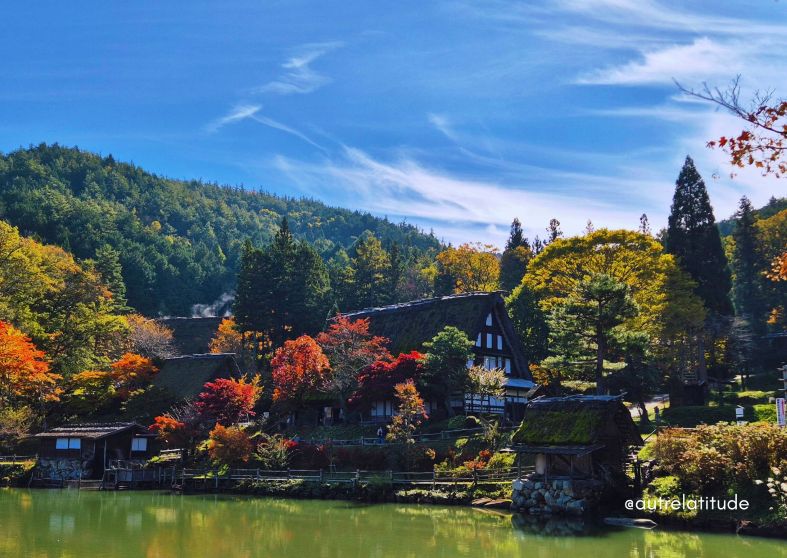 Maison traditionnelle dans le village folklorique d'Hida près de Takayama au Japon