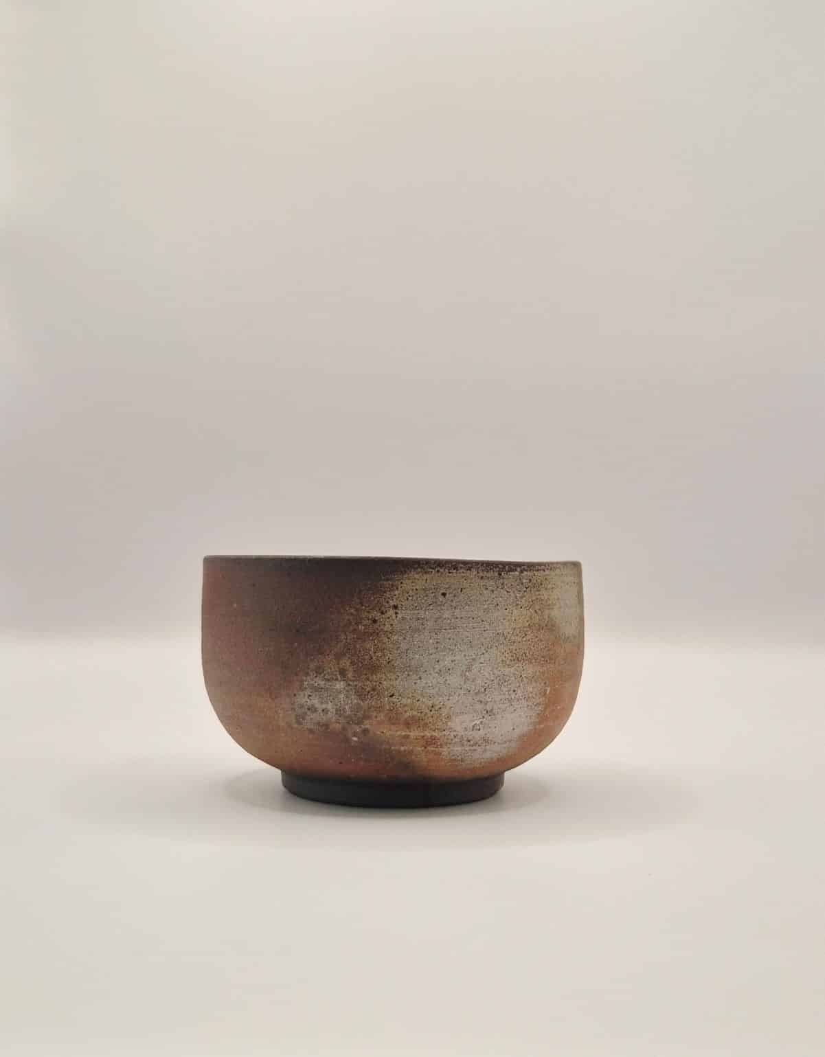 Bol à matcha en céramique de Bizen vue de devant